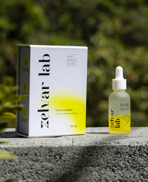 Empaque del tónico capilar Zelvar Lab para cuidado y fortalecimiento del cabello