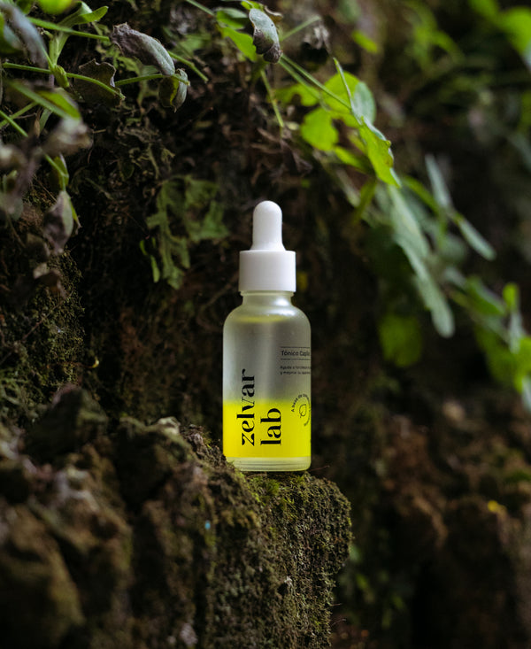 Tónico capilar botánico Zelvar Lab para fortalecer el cabello desde la raíz