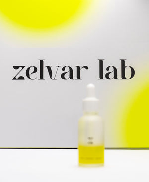 Tónico capilar y masajeador Zelvar Lab en kit para cuidado del cuero cabelludo