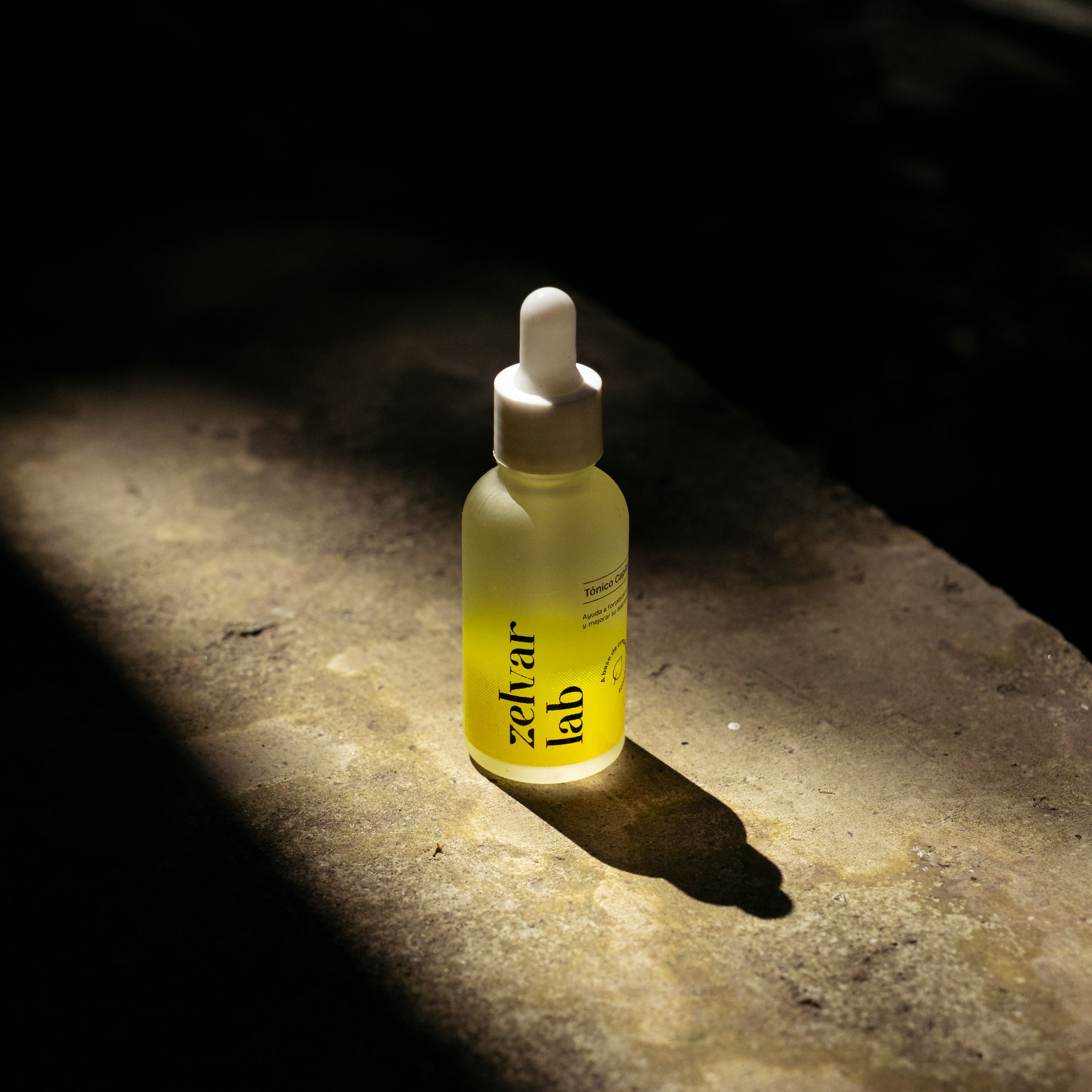 Fórmula botánica del tónico capilar Zelvar Lab